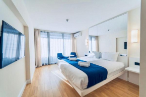 AWESOME flat-14 floor with SEA and MOUNTAINS view